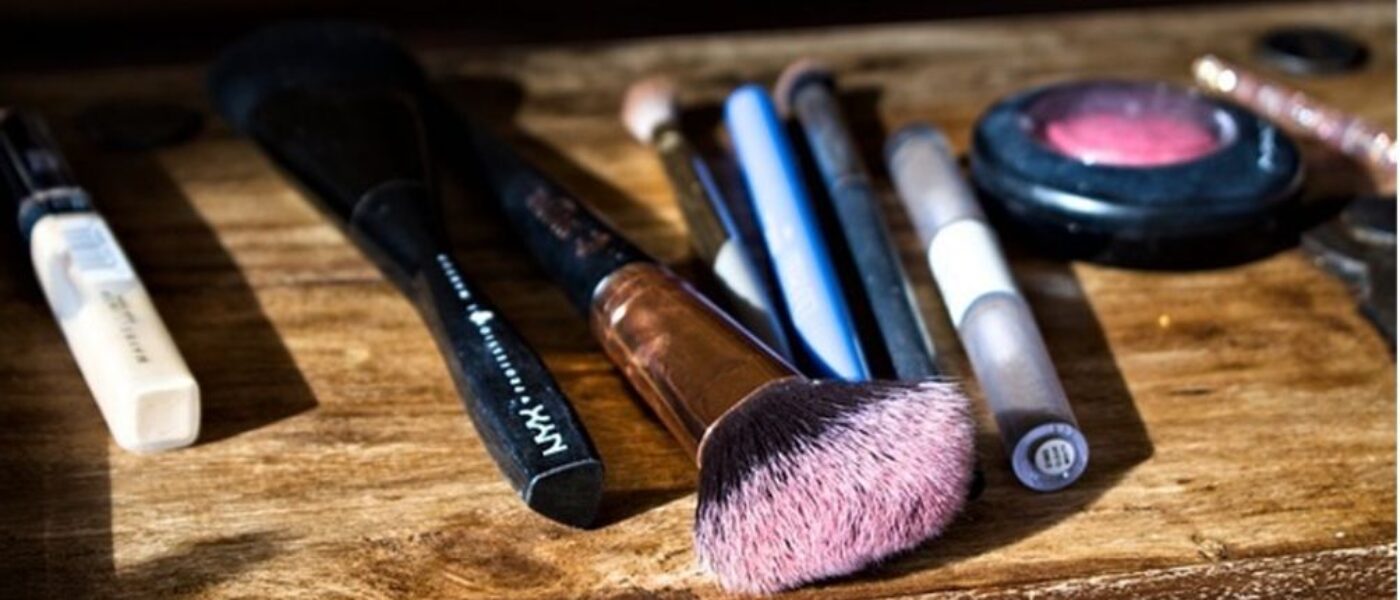 professional makeup artist in Melbourne gives makeup tips