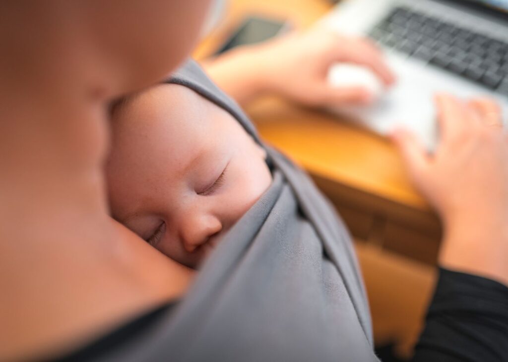 How to Navigate Breast Pumping While You Work From Home