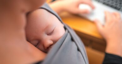 How to Navigate Breast Pumping While You Work From Home
