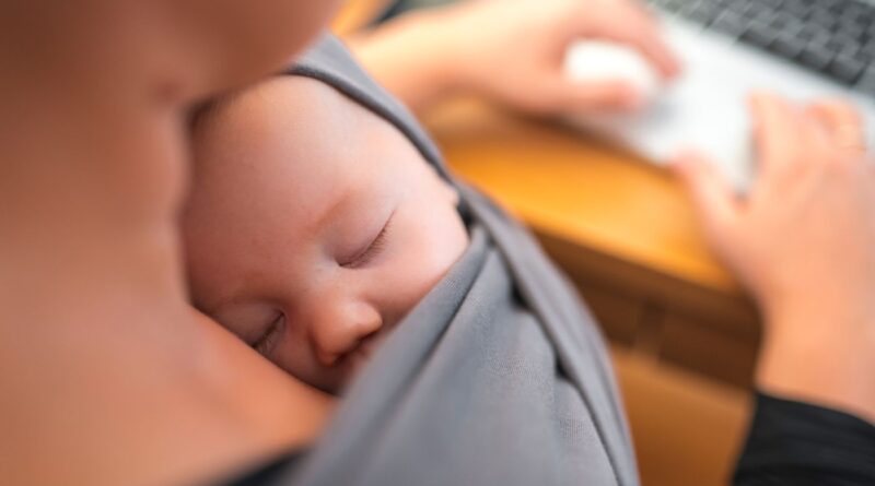 How to Navigate Breast Pumping While You Work From Home